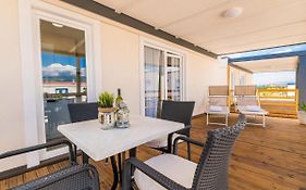 Holiday Home Seaside Mobile Home By Interhome